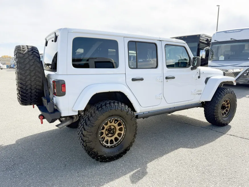 2018 Jeep Wrangler | Photo 14 of 21