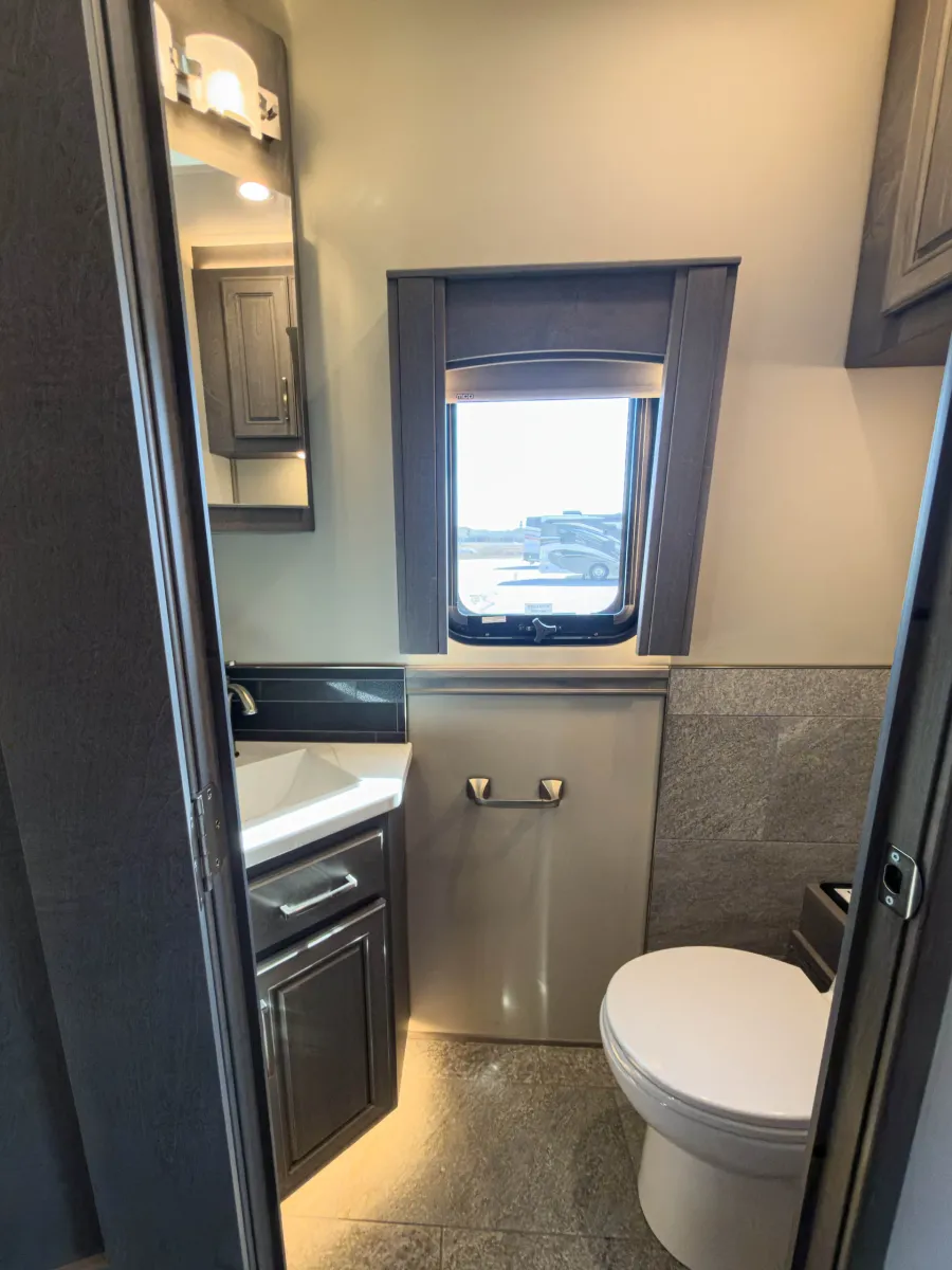 2026 Renegade Classic 45CMR | Photo 22 of 29