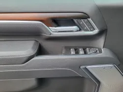 2026 GMC Sierra 2500HD Denali | Thumbnail Photo 18 of 25