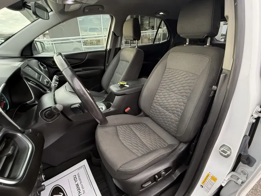 2021 Chevrolet Equinox | Photo 14 of 28