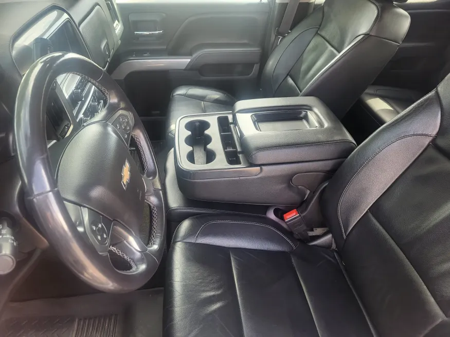 2017 Chevrolet Silverado 1500 LT | Photo 11 of 23