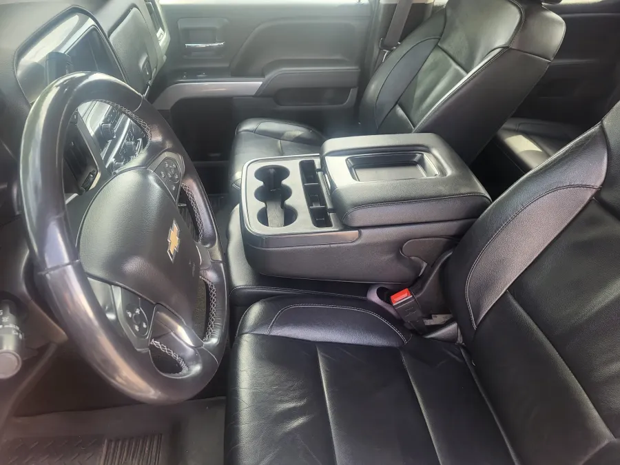2017 Chevrolet Silverado 1500 LT | Photo 11 of 23