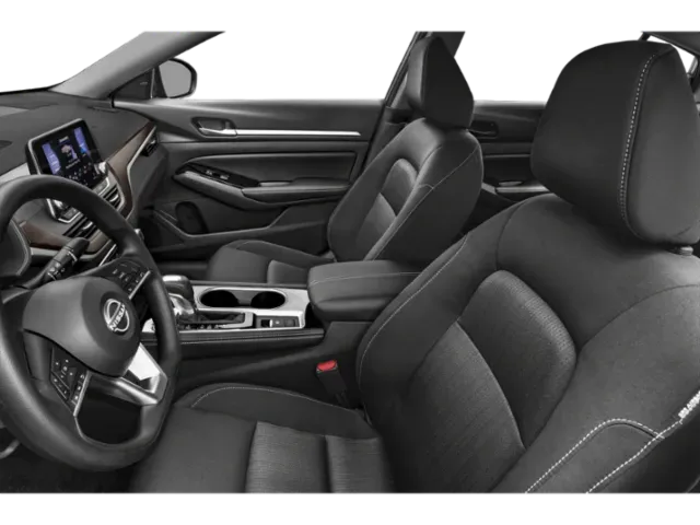 2024 Nissan Altima | Photo 5 of 12