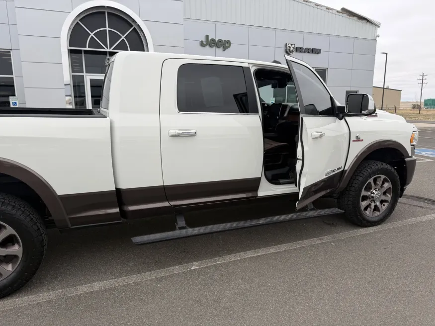 2022 RAM 3500 Longhorn | Photo 9 of 23