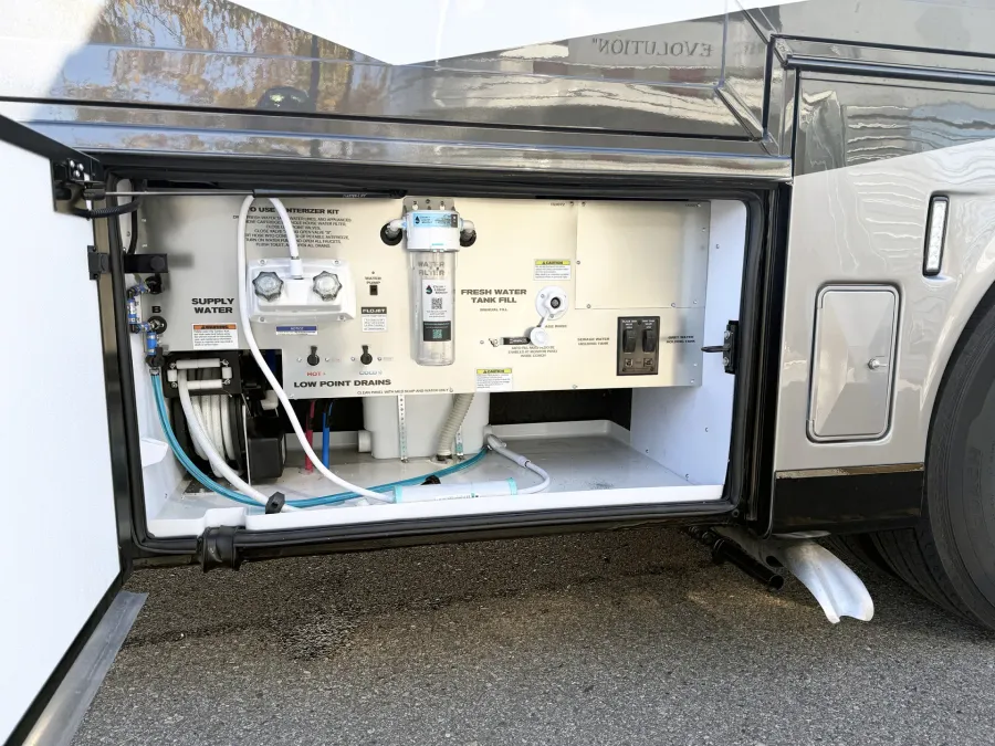 2026 Newmar Super Star 4159 | Photo 28 of 34