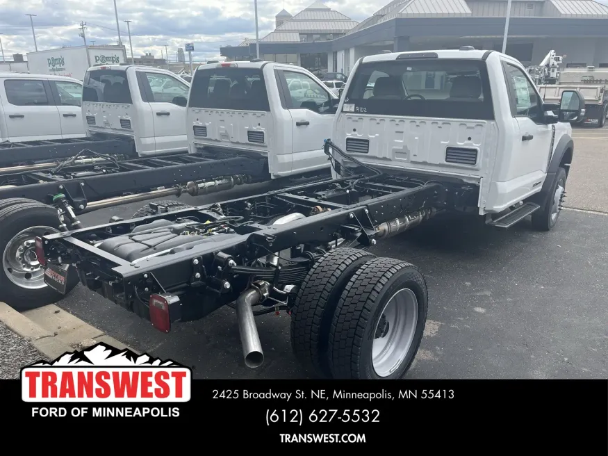 2025 Ford Super Duty F-550 | Photo 2 of 2