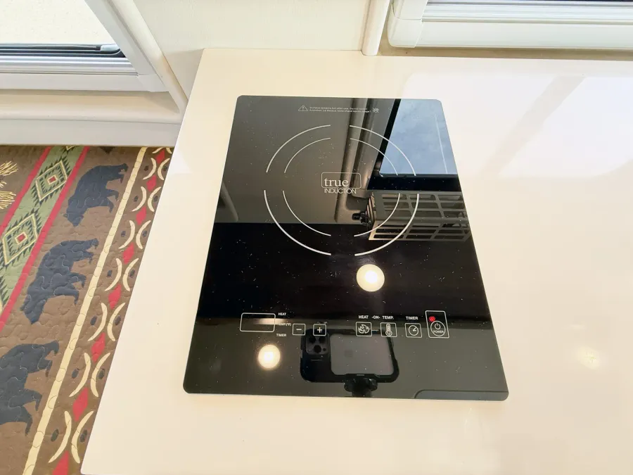 2020 Winnebago Boldt 70KL | Photo 9 of 20