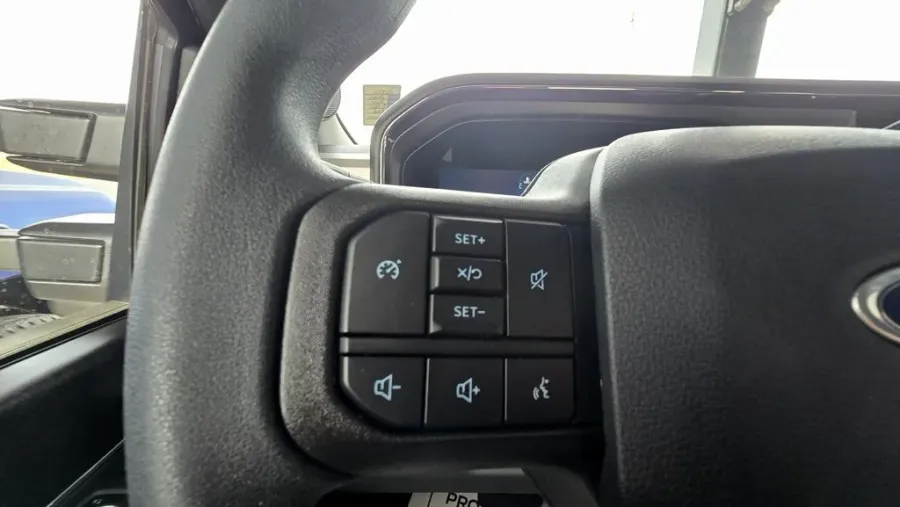 2026 Ford Super Duty F-350 | Photo 16 of 29