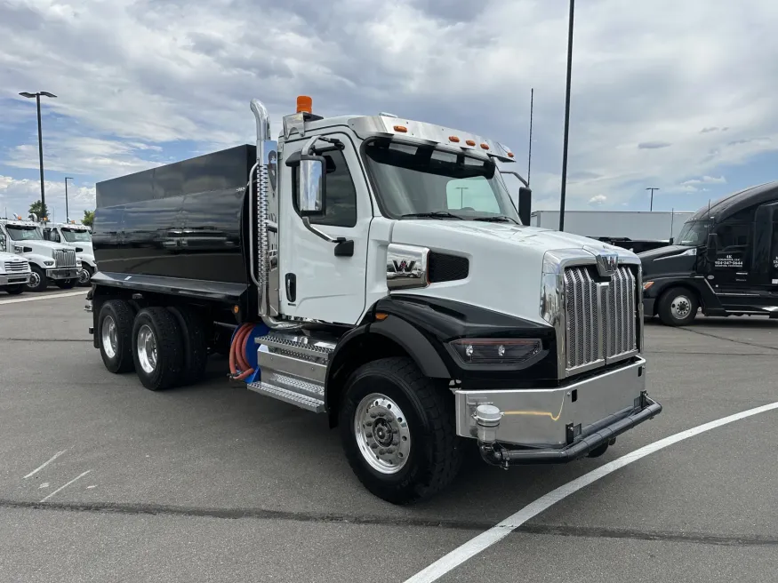 2024 Western Star 47X | Photo 3 of 22