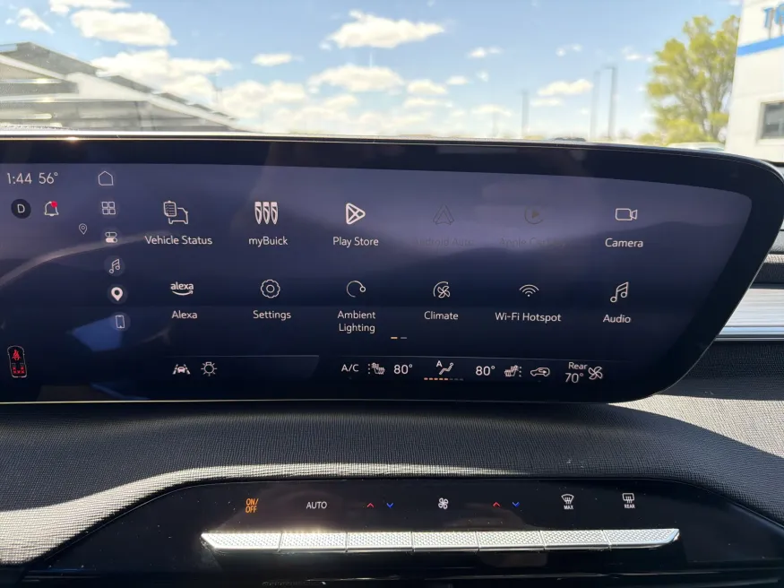 2025 Buick Enclave Preferred | Photo 18 of 21