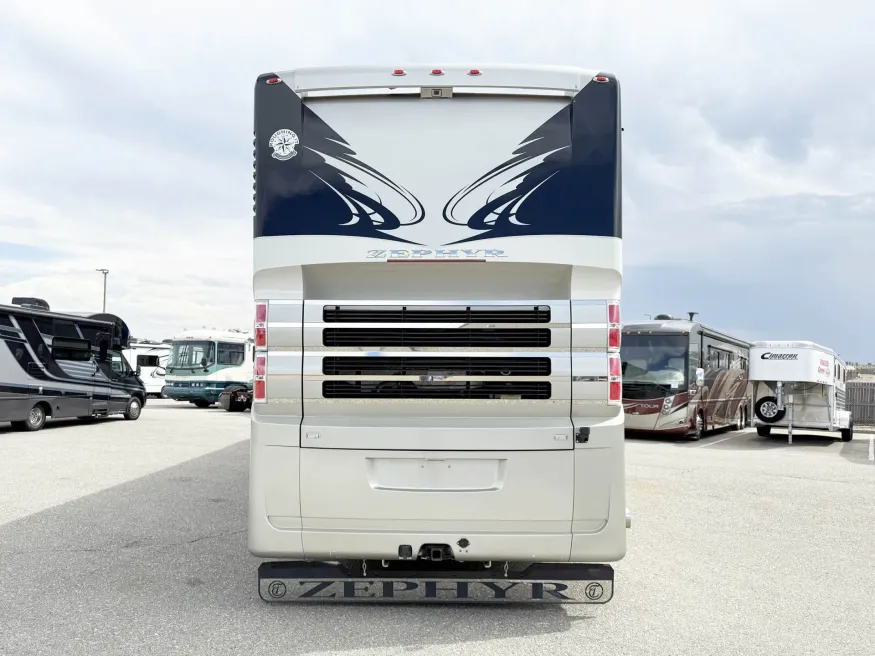 2013 Tiffin Zephyr | Photo 22 of 32