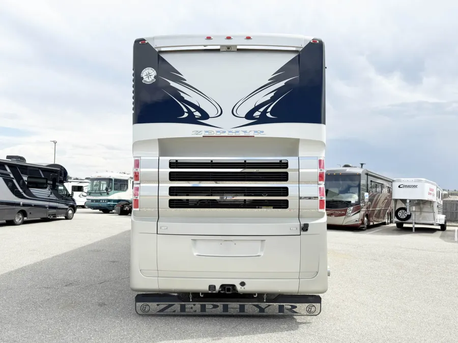 2013 Tiffin Zephyr | Photo 22 of 32