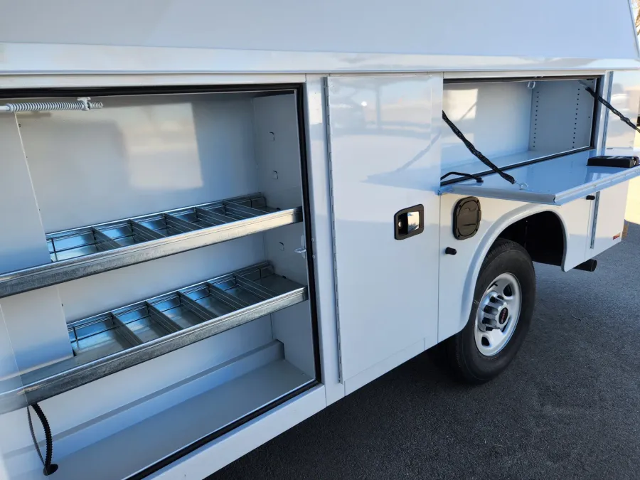 2025 GMC Savana Commercial Cutaway | Photo 8 of 22