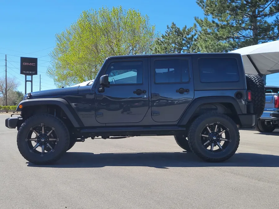 2016 Jeep Wrangler Unlimited | Photo 3 of 23