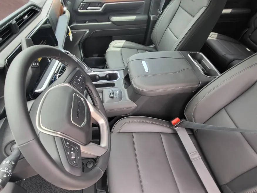 2026 GMC Sierra 2500HD Denali | Photo 11 of 25