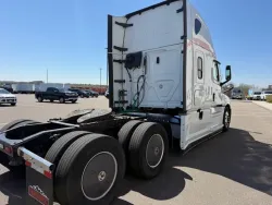 2023 Freightliner Cascadia | Thumbnail Photo 5 of 16