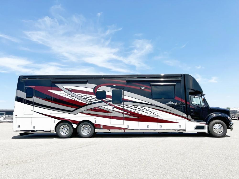 2023 Newmar Supreme Aire 4509 | Photo 2 of 37