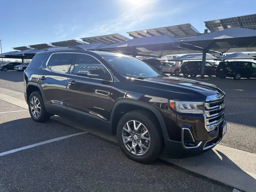 2021 GMC Acadia SLT | Photo 6 of 24