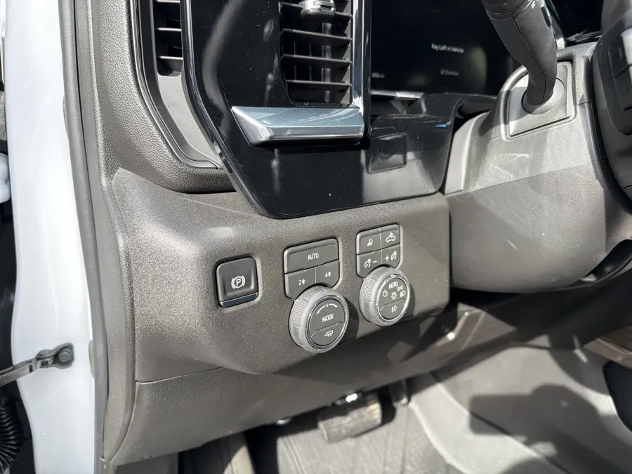 2026 Chevrolet Silverado 1500 RST | Photo 13 of 22