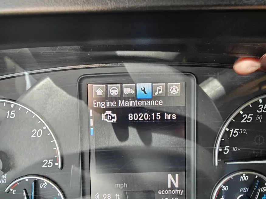 2024 Freightliner Cascadia 126 | Photo 15 of 21