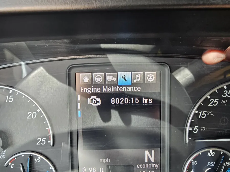 2024 Freightliner Cascadia 126 | Photo 15 of 21