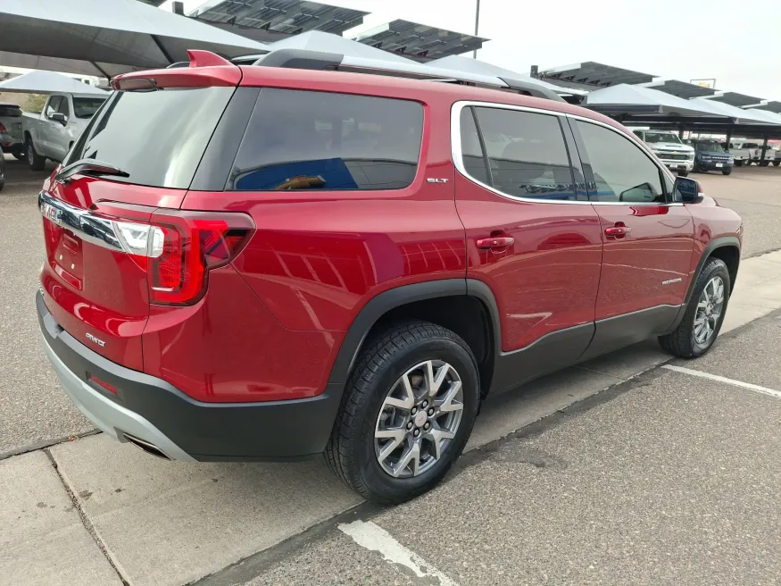 2023 GMC Acadia SLT | Photo 4 of 22