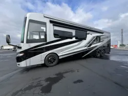 2026 Newmar Mountain Aire 4118 | Thumbnail Photo 4 of 6