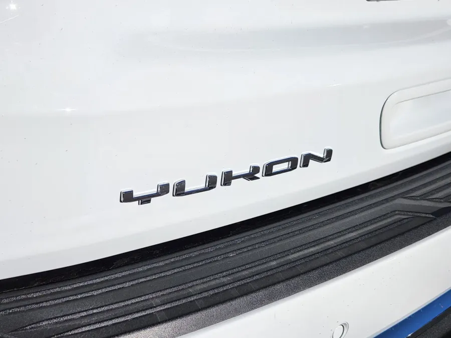 2026 GMC Yukon Elevation | Photo 14 of 30