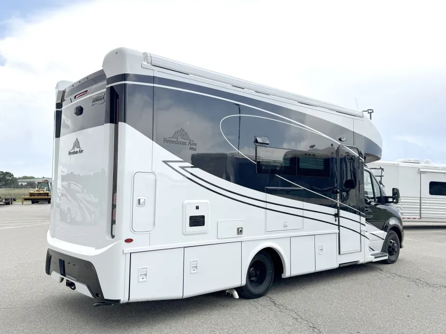 2026 Newmar Freedom Aire 2515 | Photo 16 of 23
