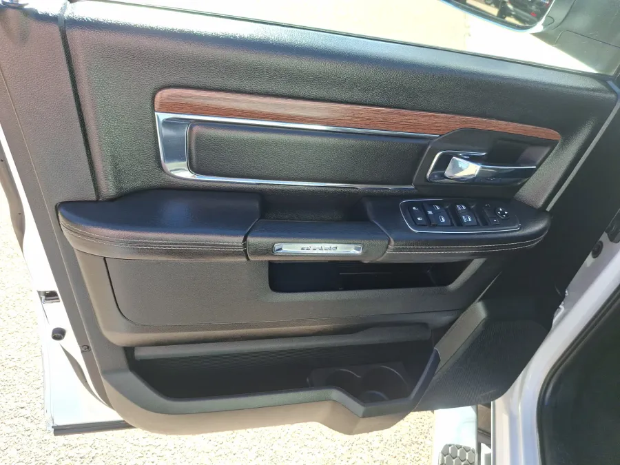 2018 RAM 1500 Laramie | Photo 11 of 16