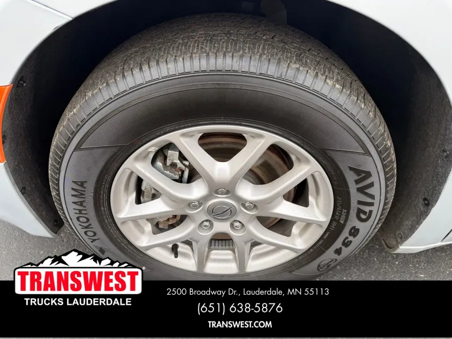 2024 Chrysler Voyager LX | Photo 8 of 23