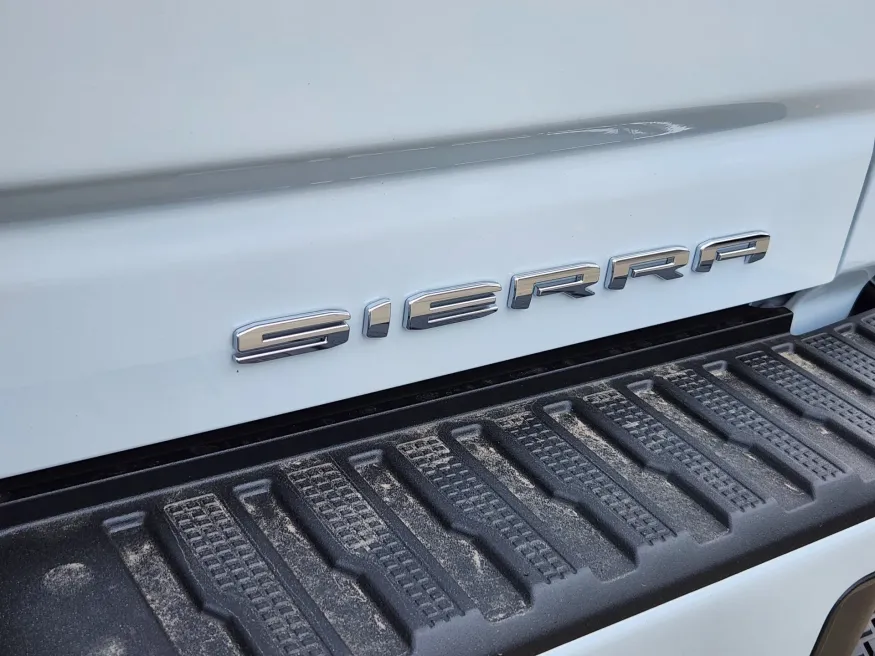2026 GMC Sierra 3500HD Denali | Photo 14 of 31