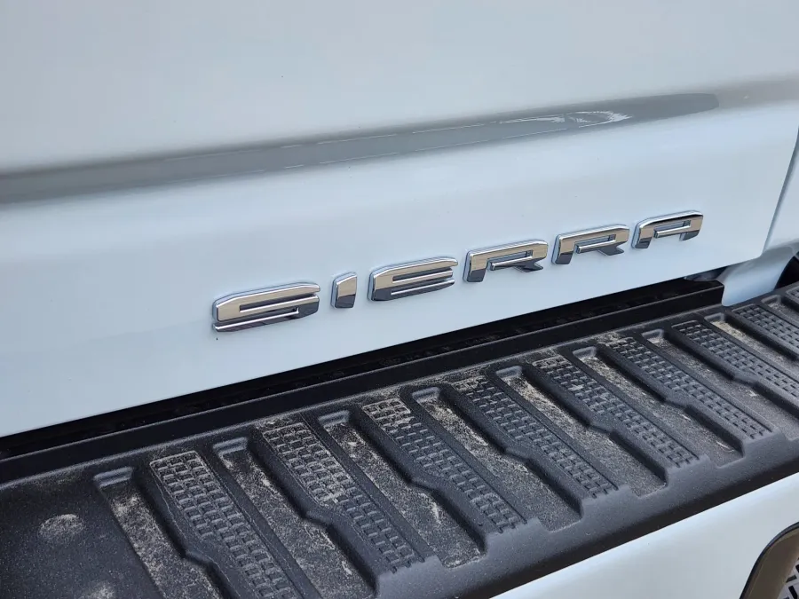 2026 GMC Sierra 3500HD Denali | Photo 14 of 31