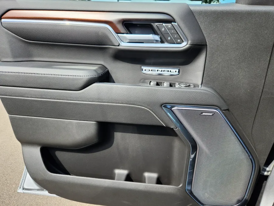 2026 GMC Sierra 1500 Denali | Photo 5 of 31