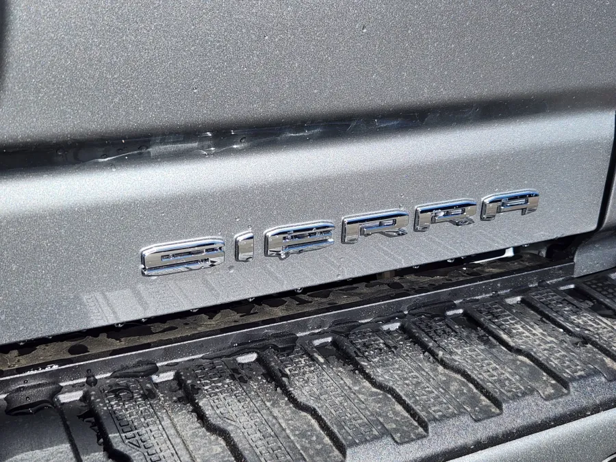 2026 GMC Sierra 2500HD Denali | Photo 15 of 32