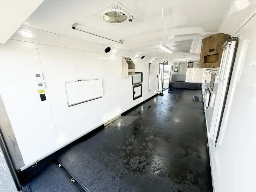 2026 Logan Coach Horse Power Burandt Edition | Photo 6 of 22