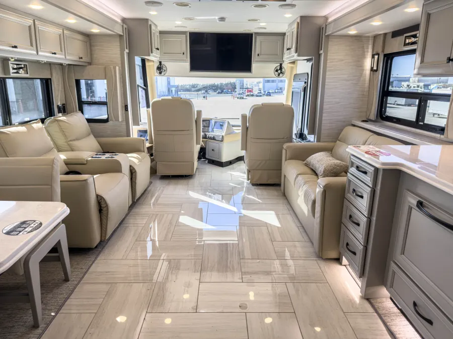 2026 Tiffin Phaeton 37 BH | Photo 12 of 43