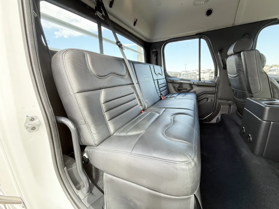 2026 Freightliner M2 112 SUMMIT HAULER | Photo 18 of 21