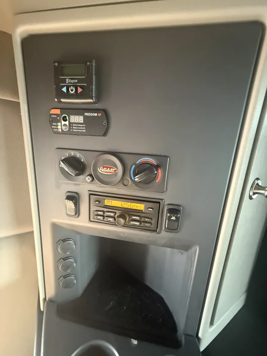 2019 Peterbilt 579 | Photo 17 of 17