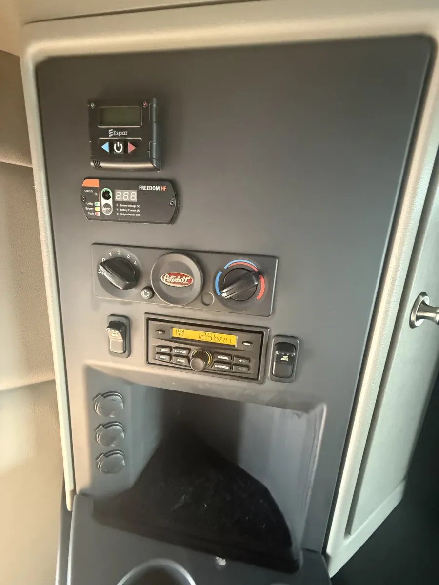 2019 Peterbilt 579 | Photo 17 of 17