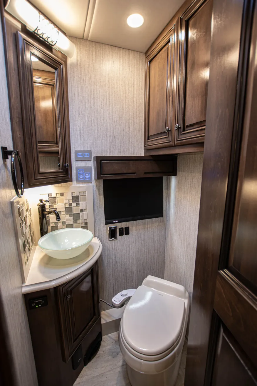 2019 Newmar Dutch Star 4369 | Photo 24 of 31