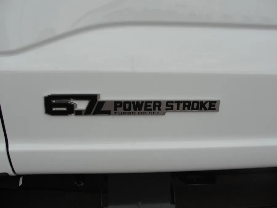 2026 Ford F-350 | Photo 7 of 16