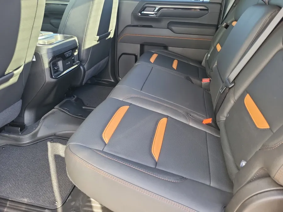 2026 GMC Sierra 2500HD AT4 | Photo 20 of 23