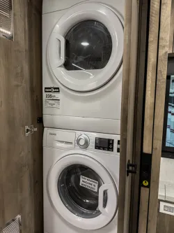 2026 Tiffin Zephyr 45PZ | Thumbnail Photo 31 of 39