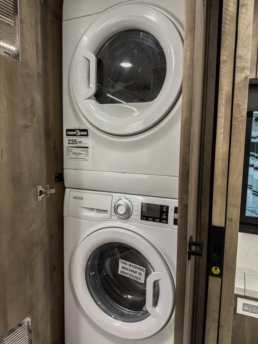 2026 Tiffin Zephyr 45PZ | Photo 31 of 39