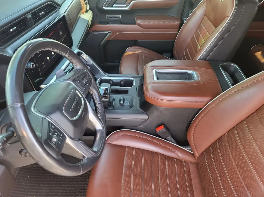 2022 GMC Sierra 1500 Denali Ultimate | Photo 11 of 26