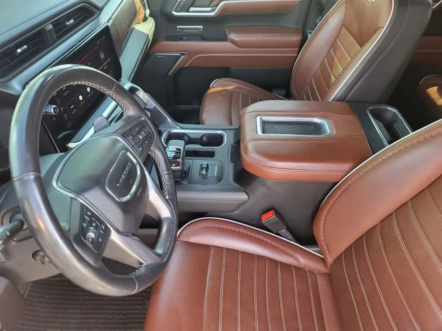 2022 GMC Sierra 1500 Denali Ultimate | Photo 11 of 26