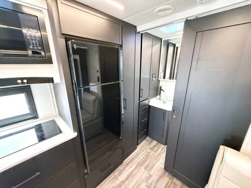 2026 Newmar Freedom Aire 2515 | Photo 11 of 23