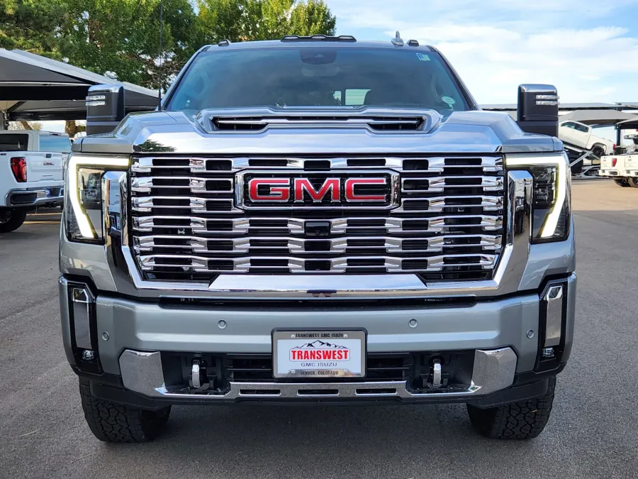 2026 GMC Sierra 2500HD Denali | Photo 4 of 28