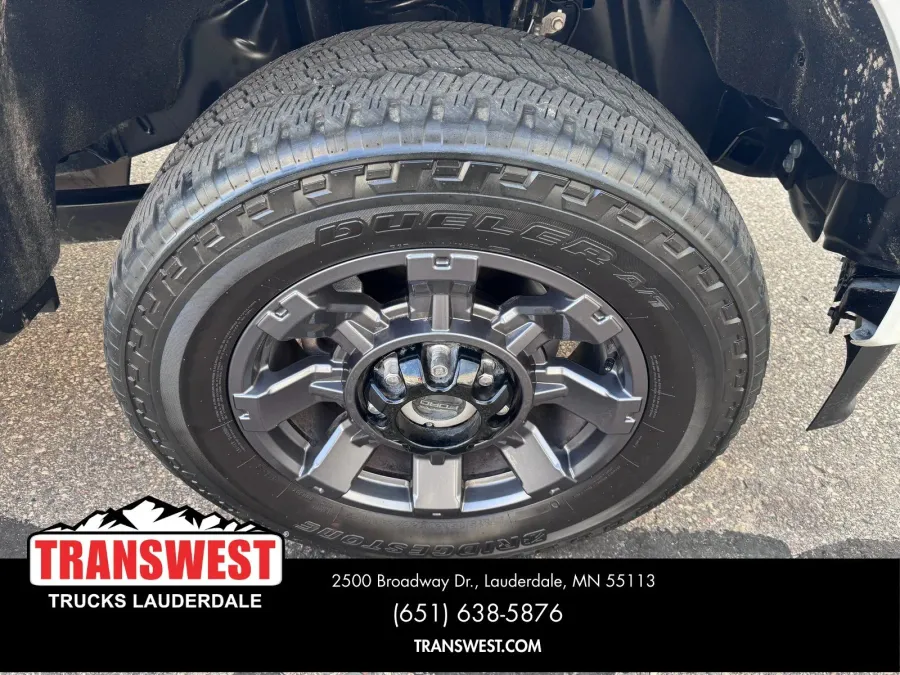 2024 Ford Super Duty F-250 Lariat | Photo 8 of 22